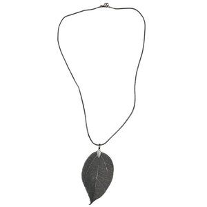 costume jewelry necklace silver color chain leaf sheer clasp nature READ